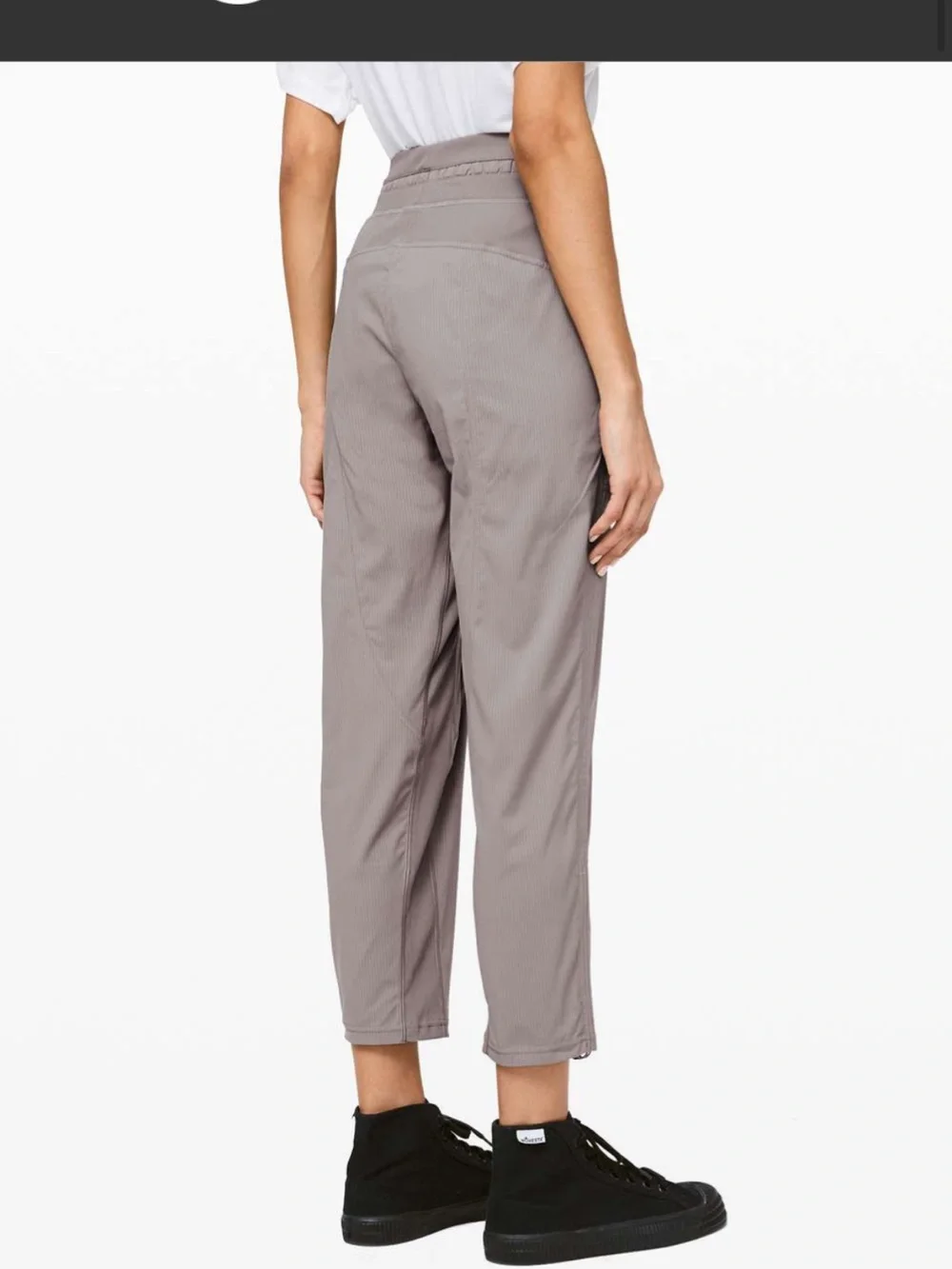 lululemon athletica dance studio cropped 25” half moon